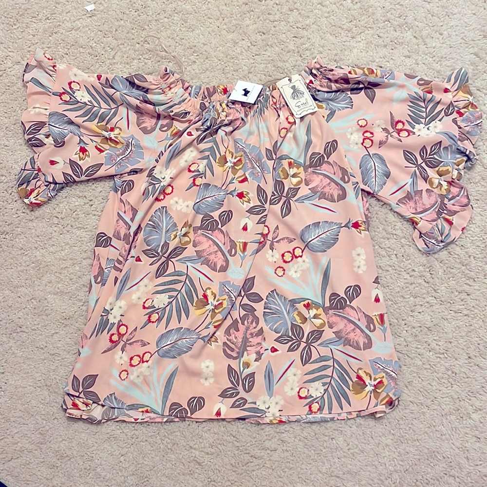 Brand NEW- Boutique (Amber Marie) Brand-Easel top!